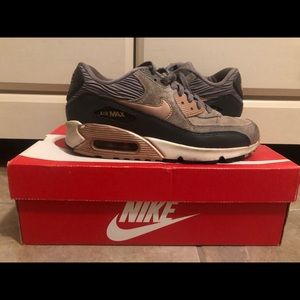 Nike women’s Air Max 90, Bronze. Size: 7.5.